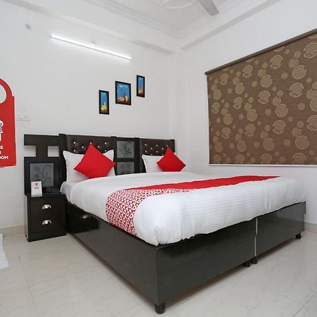 OYO 11306 SS Hotel Gorakhpur Buitenkant foto