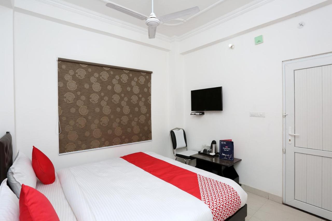 OYO 11306 SS Hotel Gorakhpur Buitenkant foto