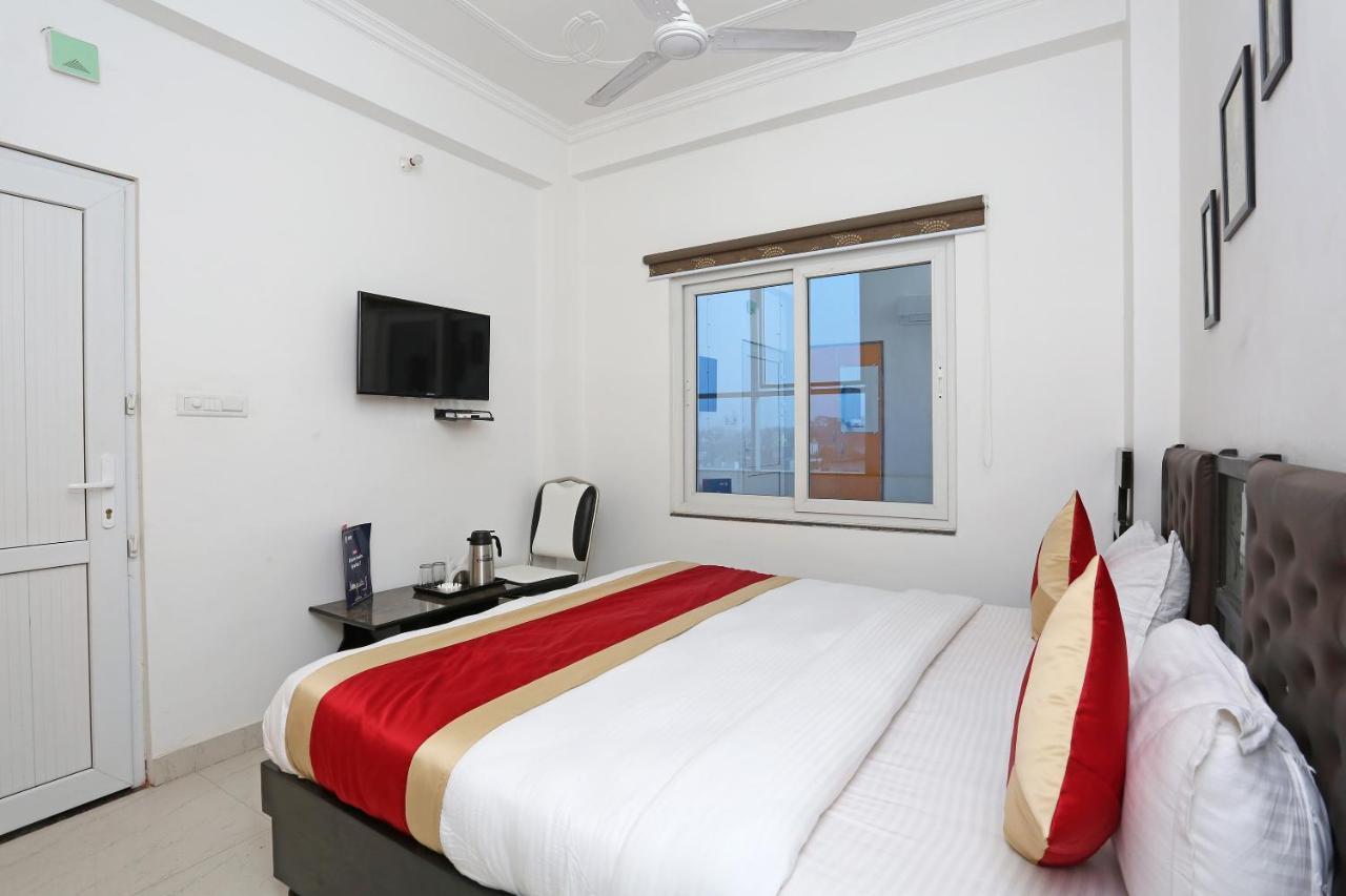 OYO 11306 SS Hotel Gorakhpur Buitenkant foto
