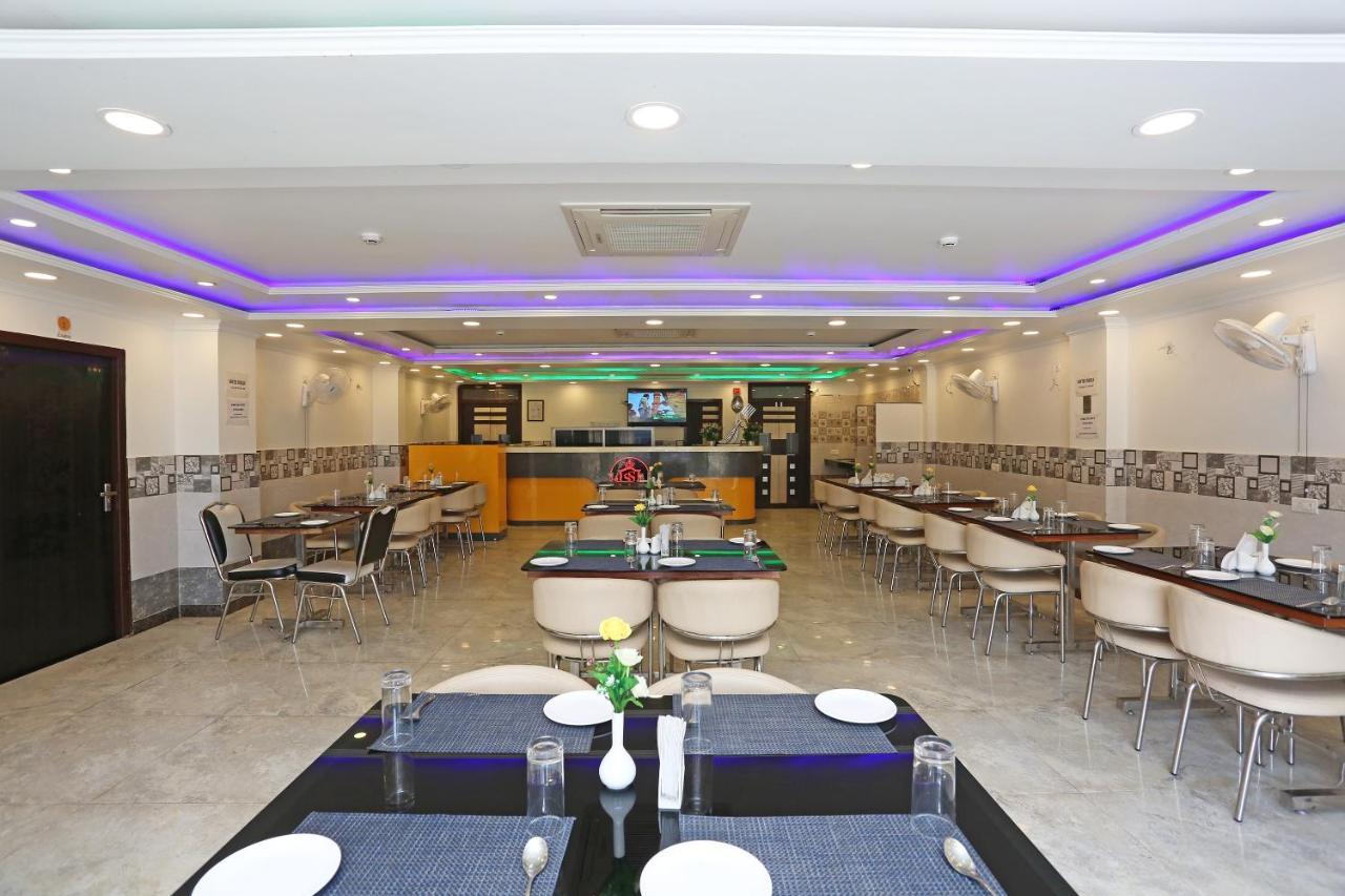 OYO 11306 SS Hotel Gorakhpur Buitenkant foto