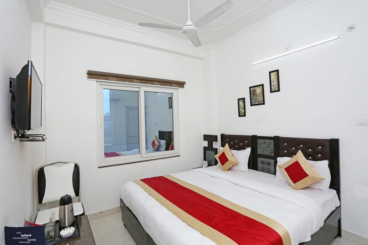 OYO 11306 SS Hotel Gorakhpur Buitenkant foto