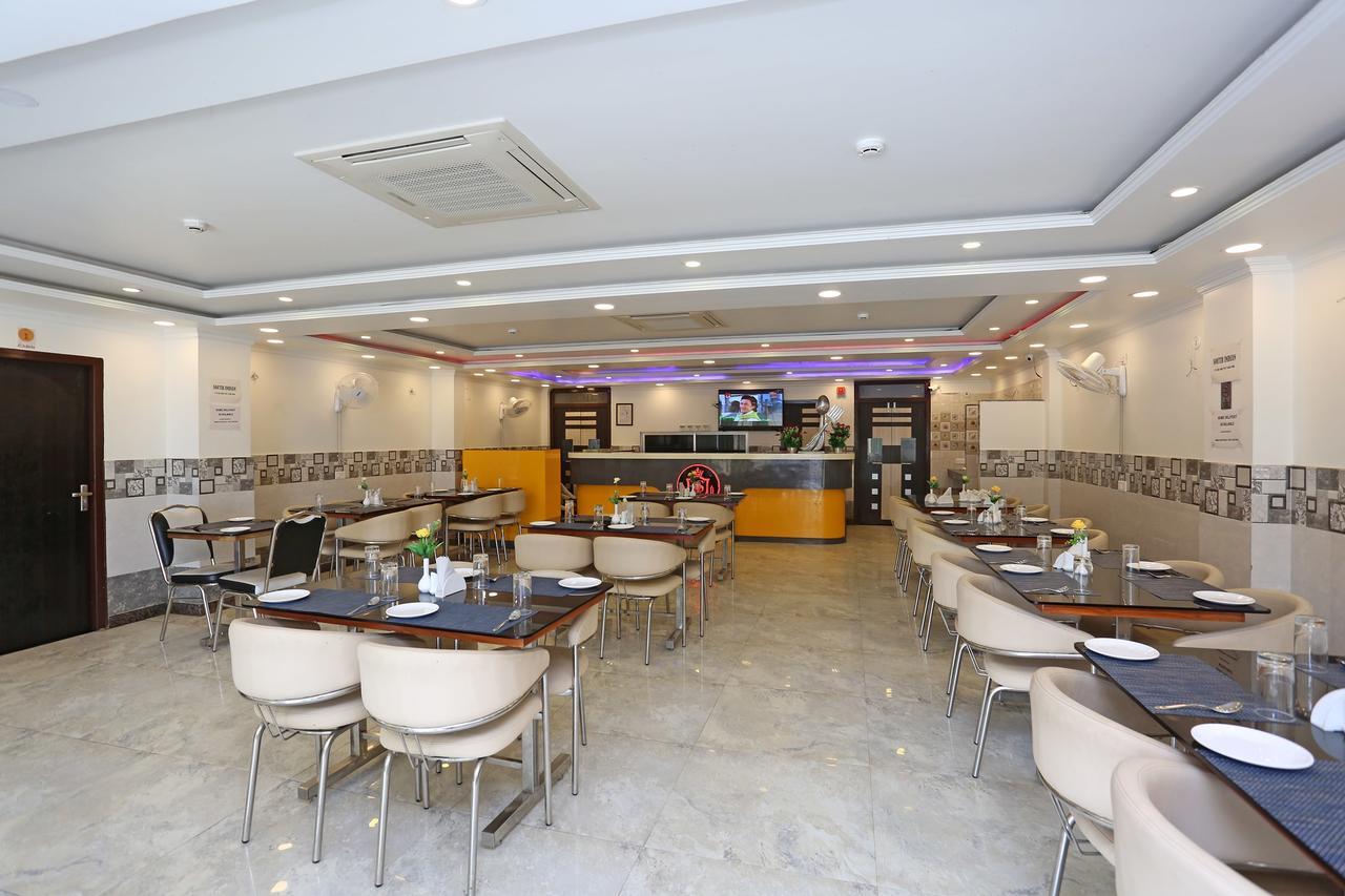 OYO 11306 SS Hotel Gorakhpur Buitenkant foto