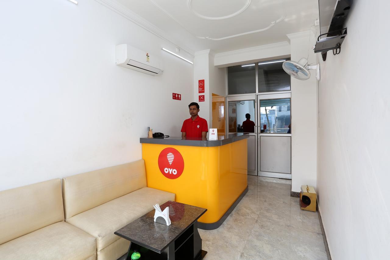 OYO 11306 SS Hotel Gorakhpur Buitenkant foto